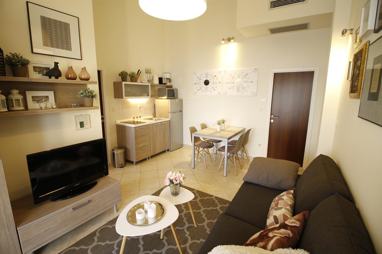 Apartments Marer Trogir Eksteriør bilde